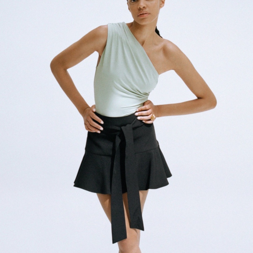 ZARA - BLACK BOW TRIM SKORT